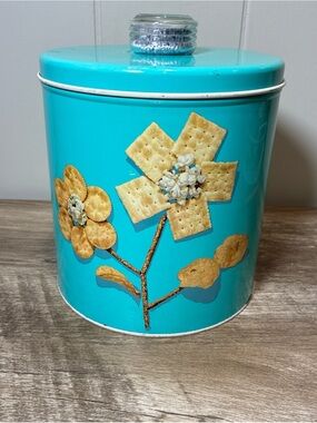 Vintage Teal Blue Krispy Kan Cracker/ Chip Tin With Magic Dri Knob Collectible